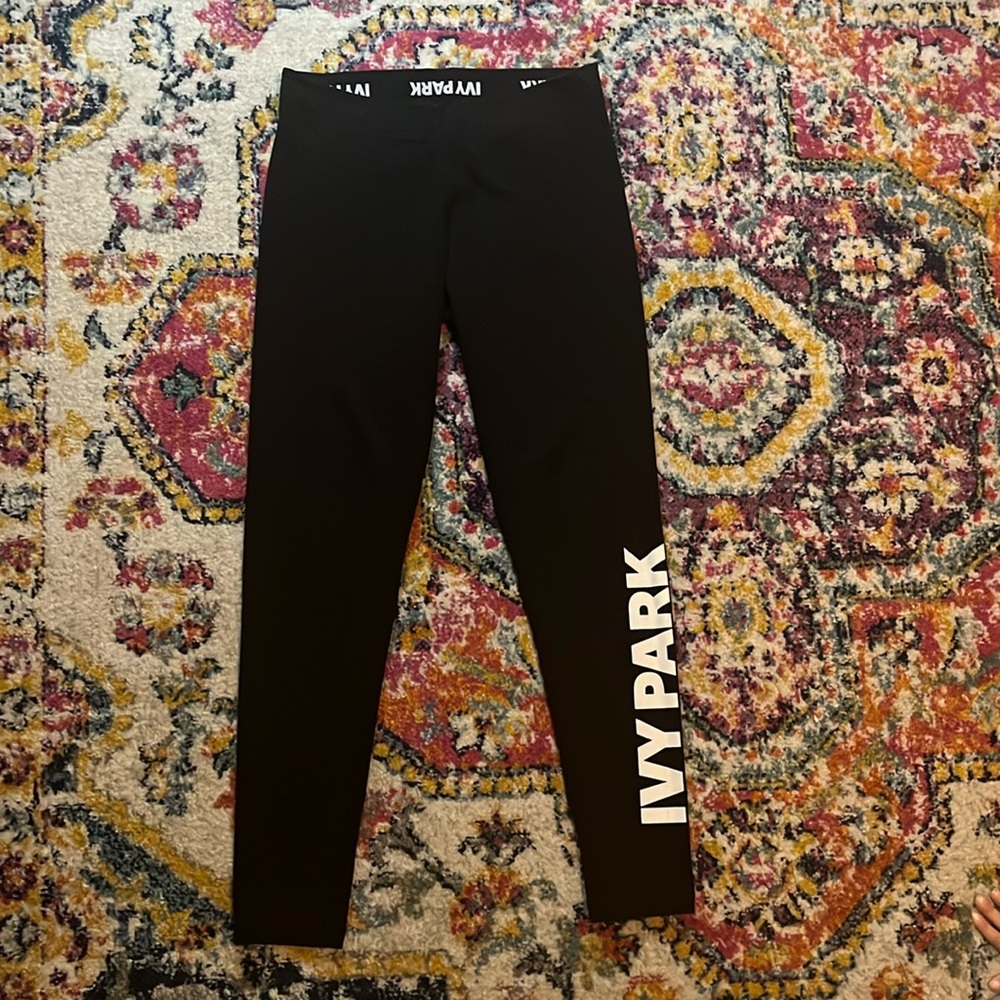 Ivy park legging, size medium. Best leggings ever, never worn.